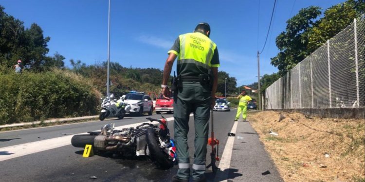 Fallece un joven motorista en Aldán