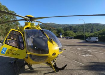 Bomberos portugueses rescatan a un hombre que arrastraba la corriente del río Miño en Arbo
