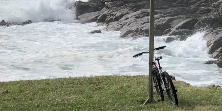 El silencio de un homenaje multitudinario en Barcelona