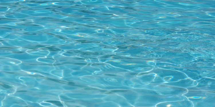 A Guarda pide un uso “apropiado” del agua a la hora de regar, baldear o llenar piscinas