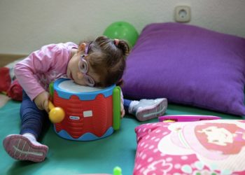 Seis hábitos neurosaludables para cuidar el cerebro de los niños este verano