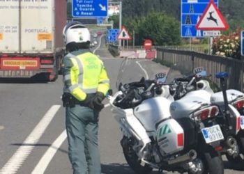 Tráfico emprende una campaña “intensiva” de vigilancia de motocicletas en Galicia