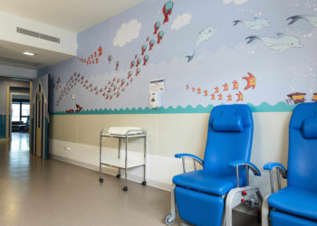 Denuncian o peche dunha planta de Pediatría do Álvaro Cunqueiro tres días despois das eleccións