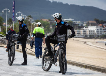 Dos madrileños, asistidos en Vigo tras quedarse a la deriva practicando paddle surf