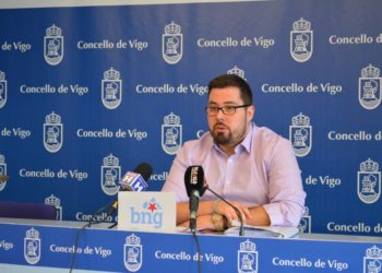 «As luces de Nadal van alumear moitos comercios pechados e empregos destruídos», advirte o BNG