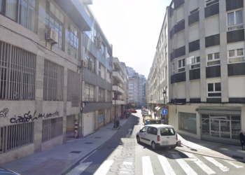 Evacuado un hombre con quemaduras en los pies tras el incendio de su cocina en Vigo