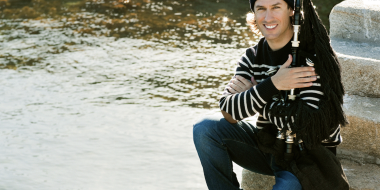 Carlos Núñez «reprograma» ás súas citas en Monteferro