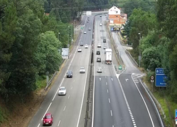Atropellan a un conductor en la A-55 al bajarse de su coche tras sufrir un accidente de tráfico