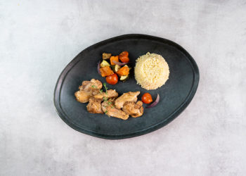 Escalopes de pollo con bulgur y verduras