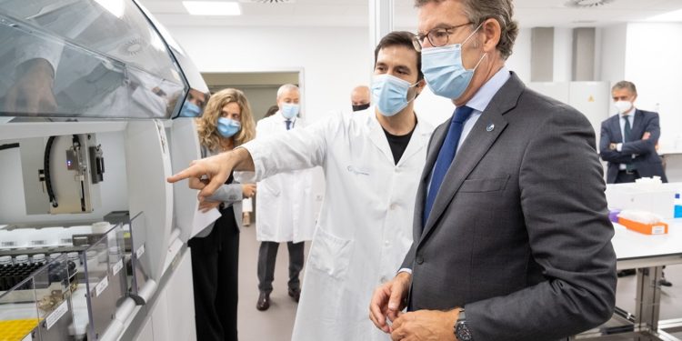 A precariedade chega ao persoal do cribado covid no Álvaro Cunqueiro con contrato cada 15 días