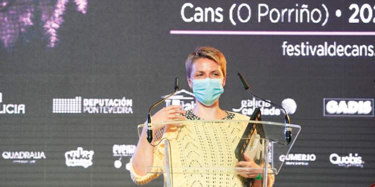 «Xoves de comadres», da viguesa Noemí Chantada, gaña o Festival de Cans