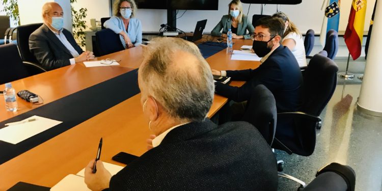 Fernández-Tapias reúne aos xefes territoriais para abordar os temas pendentes na área de Vigo