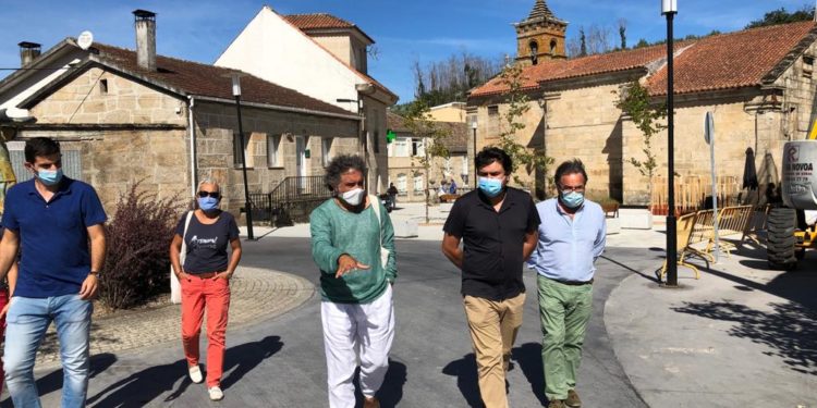 As Neves transforma o espazo urbano entre o colexio e a praza de Santo Agostiño