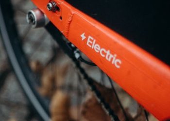 Tomiño promove un proxecto para compartir bicicletas eléctricas nos concellos da Eurocidade