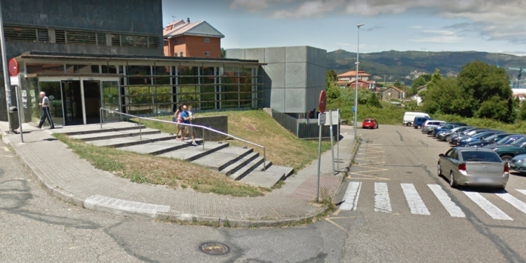 Caballero compromete cintas o escaleras mecánicas para acceder al centro de salud de Teis