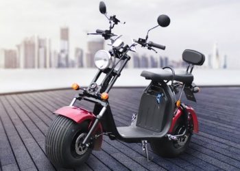 Sentencia pionera en Vigo: multan por carecer de seguro a un vehículo a motor que supera los 25 km/h