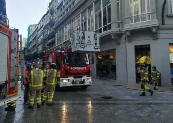 Evacuada la sede del Celta por un aparatoso incendio que se saldó sin heridos