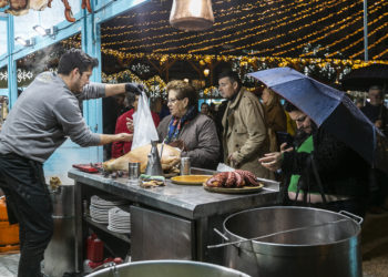 El PP de Vigo pregunta al alcalde si aún quiere instalar un mercado y una noria por Navidad pese a la situación sanitaria