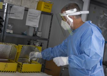 El coronavirus se cobra la primera víctima mortal aislada en su domicilio en el área sanitaria de Vigo