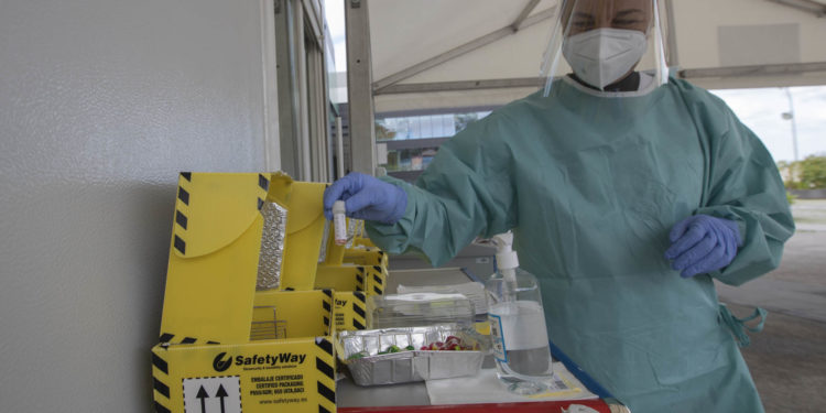 Sanidade mantiene a Vigo en alerta naranja tras detectar más de 332 positivos por PCR en 14 días