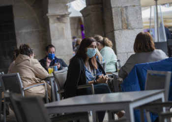 La patronal local pide a la Xunta retrasar el toque de queda a la medianoche