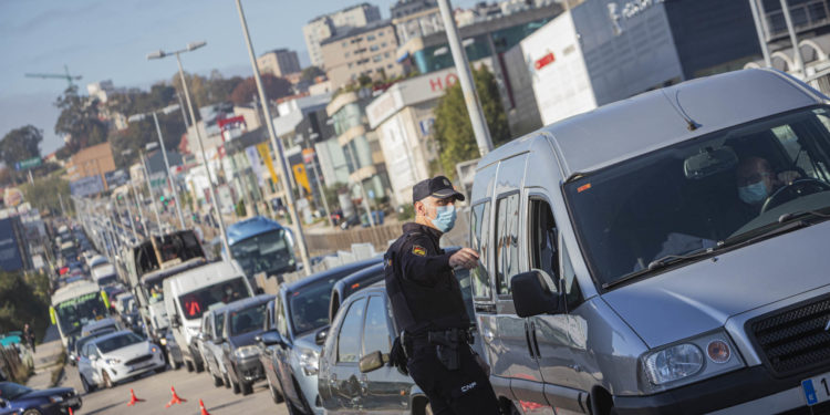 La policía despliega controles en las entradas y salidas de Vigo