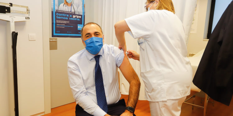 O Sergas inicia a vacinación da gripe entre o persoal sanitario