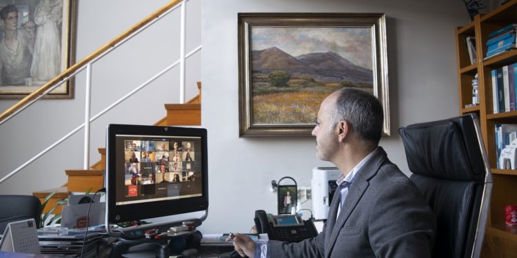 Catorce proyectos compiten por participar en la primera incubadora de alta tecnología de la Zona Franca