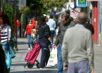 El Juzgado anula una multa a una mujer en Vigo por ir a la compra con su hijo durante el estado de alarma