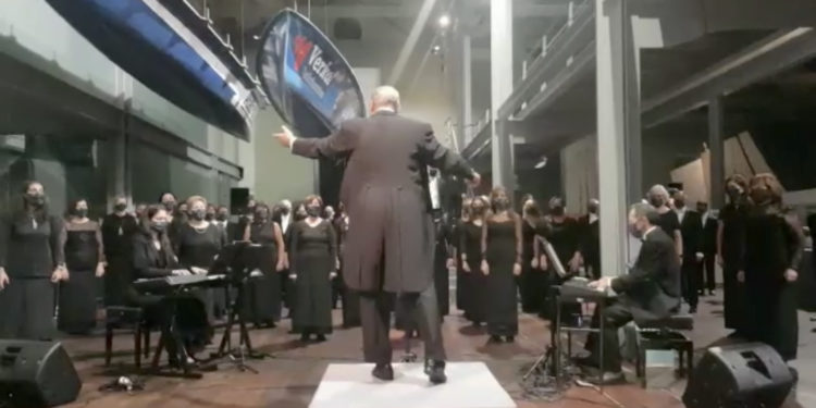 El homenaje de la Coral Casablanca a los fallecidos