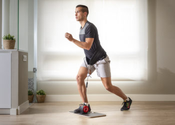 El gimnasio más pequeño del mundo, creado en Vigo hace un año, llega a la NBA