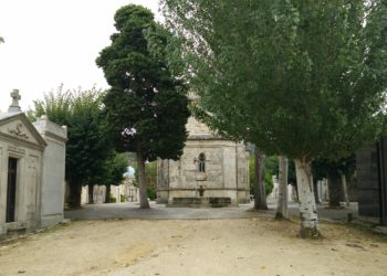 Vigo implanta limitaciones para visitar los cementerios municipales el Día de Difuntos