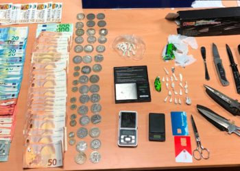 Detenidos seis miembros de un “clan familiar” que dirigía un “importante” punto de venta de drogas en Teis