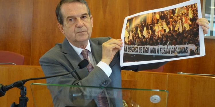 Caballero exige a Feijóo que salga “hoy mismo” a “dar explicaciones” sobre la “mayor catástrofe financiera de Galicia”