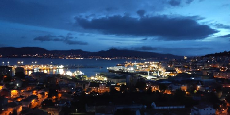 A Deputación de Pontevedra e o físico Jorge Mira abordan a controversia sobre o cambio de hora