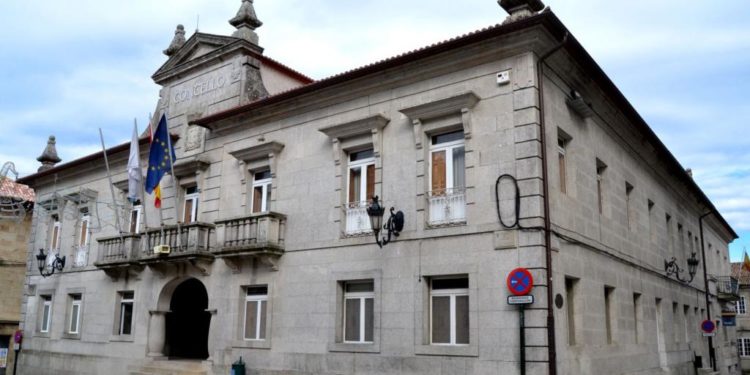 O Concello de Tui someterá a probas de Covid-19 a todo o persoal municipal tras detectar tres positivos