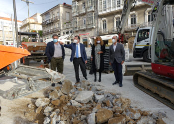 La maquinaria vuelve a la Porta do Sol para proseguir con su peatonalización