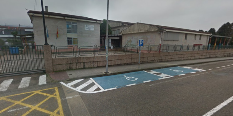 Bajan los centros educativos con casos de Covid-19 en el área de Vigo pero suben los contagios