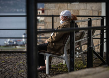 El área de Vigo marca su récord de altas, más de 1.100 en siete días, y la positividad más baja desde octubre