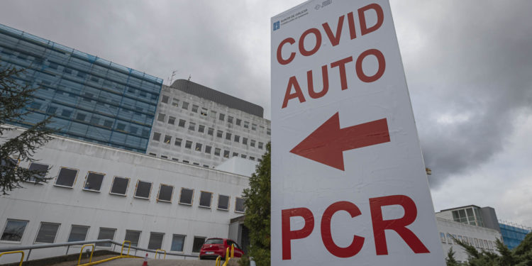 La pandemia devuelve al área sanitaria de Vigo a los peores días con más de 200 contagios en 24 horas