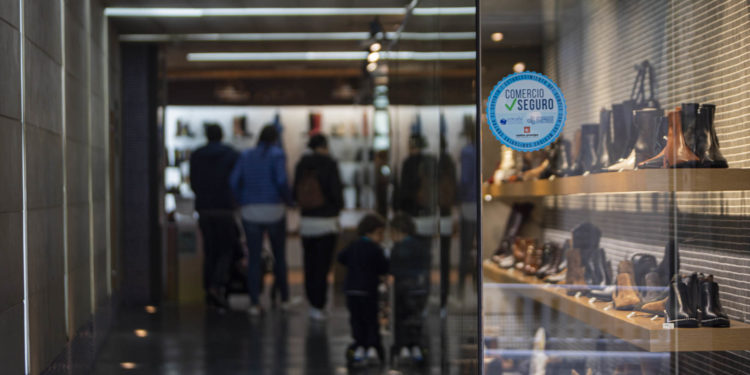 Drástica caída de los nuevos contagios de Covid-19 en el área sanitaria de Vigo: la cifra más baja en 20 días