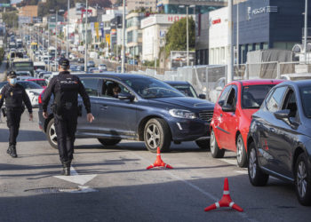 El área sanitaria de Vigo baja de los 100 contagios en 24 horas por primera vez en diez días