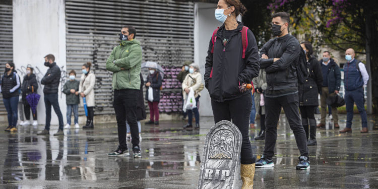 La hostelería de Vigo lleva sus protestas ante la Xunta de Galicia