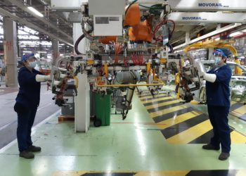 PSA Vigo cancela dos turnos de noche del sistema 2 ante las malas expectativas del mercado