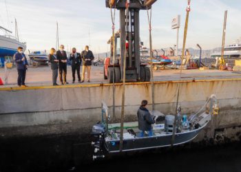 Vigo bota un dron marino que controla la calidad del agua del mar