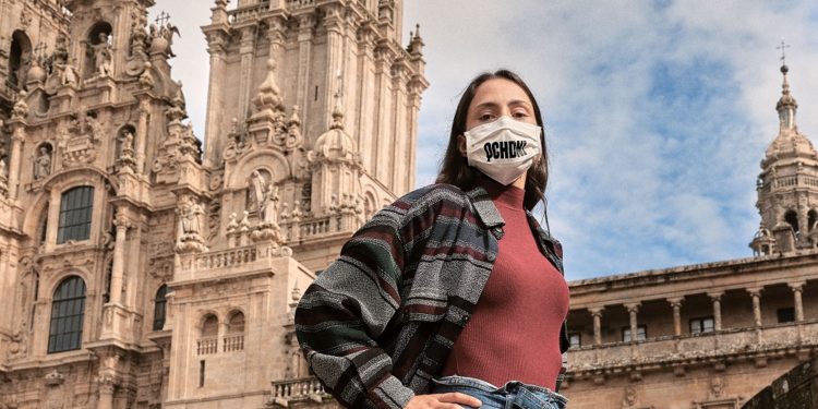 Gadis regalará 50.000 máscaras hixiénicas inspiradas na nova campaña de «Vivamos como Galegos»