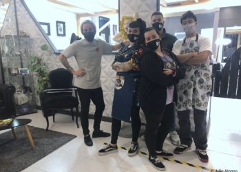 «Los tatuajes que más se repiten en Vigo son las Cíes, escudos del Celta y trisqueles»