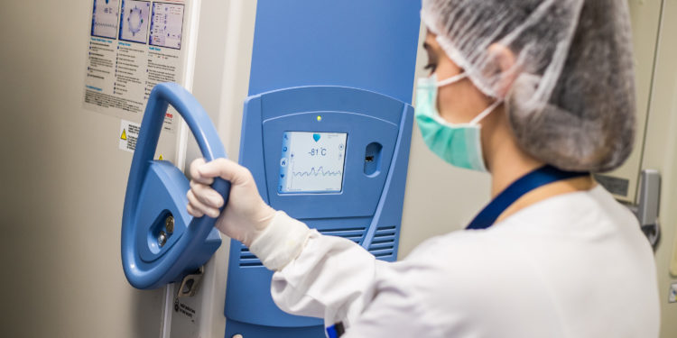 O Goberno financiará con 300.000 euros a liña de envasado de vacinas de Zendal contra a Covid-19