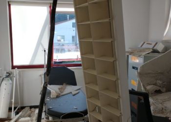 Vense abaixo o falso teito da ‘sala Covid’ do centro de saúde de A Guarda