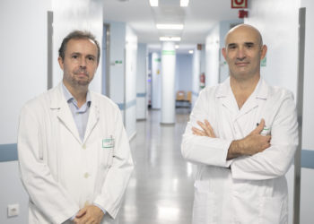 Intervención pionera en Povisa para extraer cálculos biliares accediendo a través del hígado